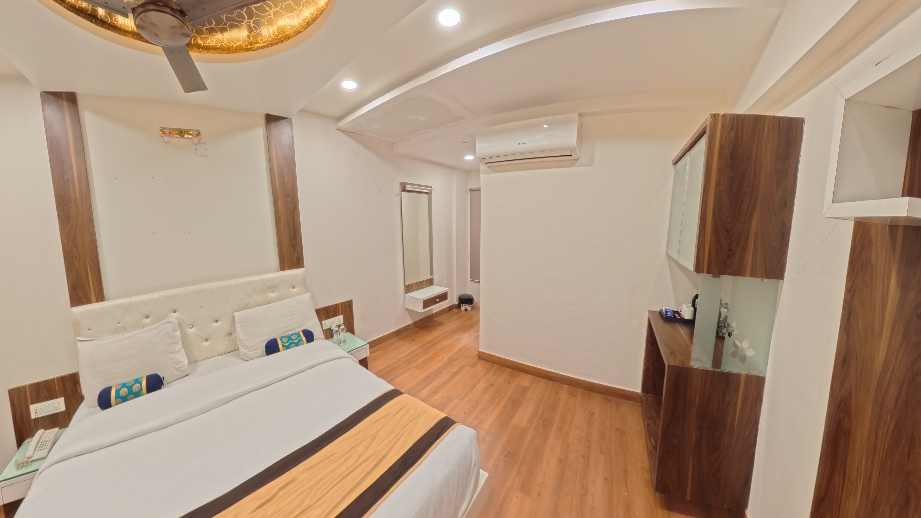 EXECUTIVE SUITE ROOM — The Sankalp Retreat
